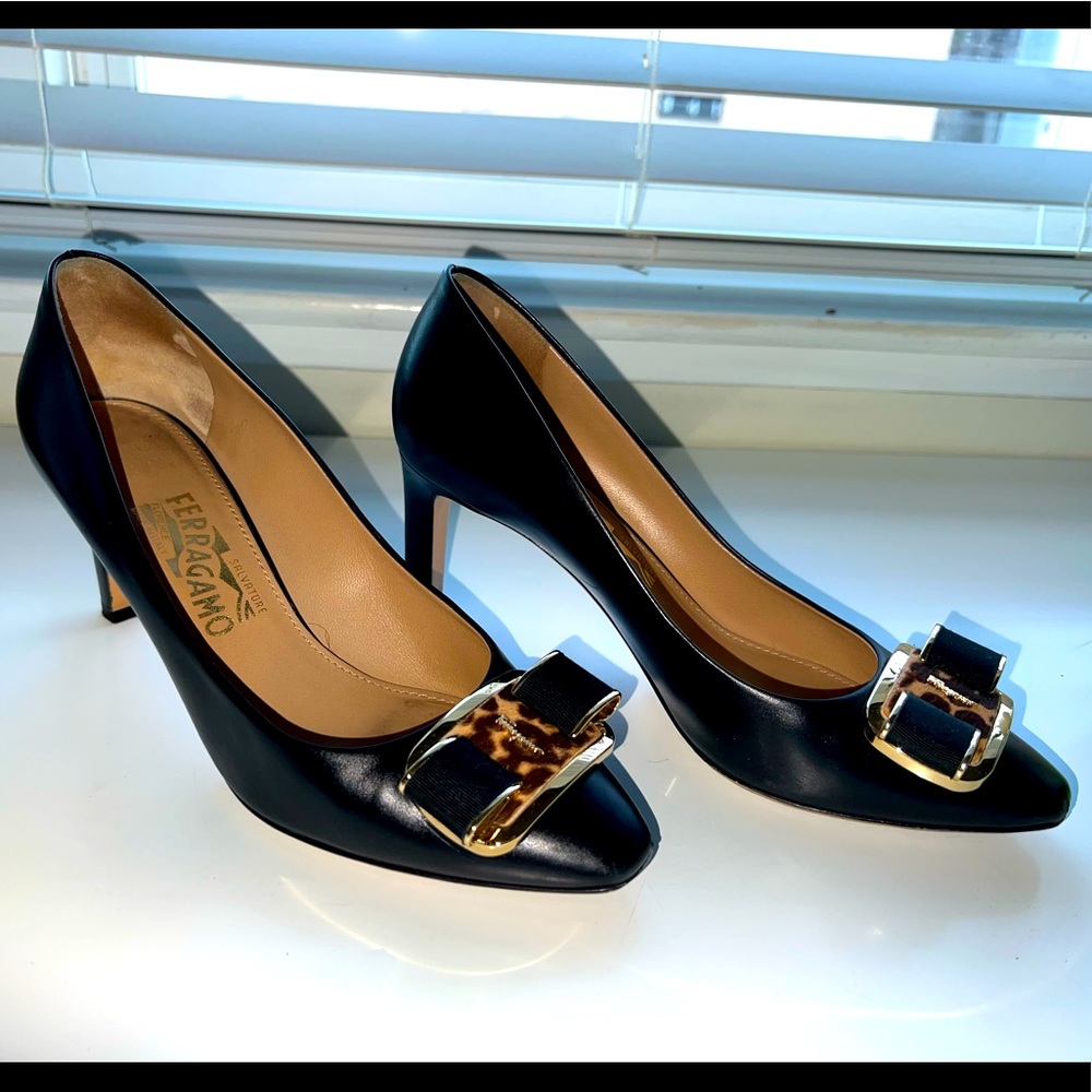 Salvatore Ferragamo Lola 70 Pumps Size 8b